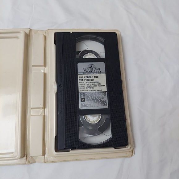 The Pebble and the Penguin VHS 1995 Soft Clam Shell Case CC Animated Bluth - Picture 7 of 7